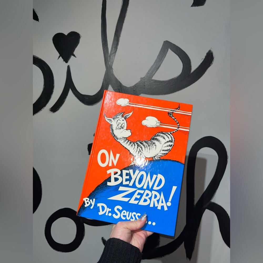 DR SEUSS BOOK
